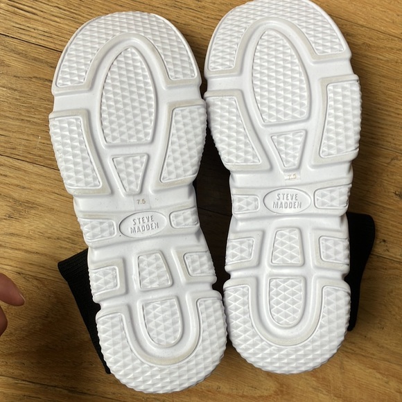 Steve Madden Taffey knit sneaker booties - Picture 8 of 12